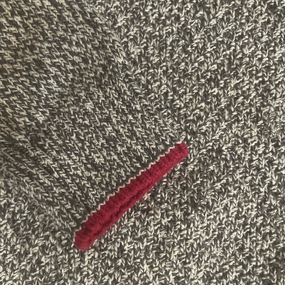 Roots Canada Vintage UNISEX Gray and Red Crewneck Sweater - Picture 2 of 4